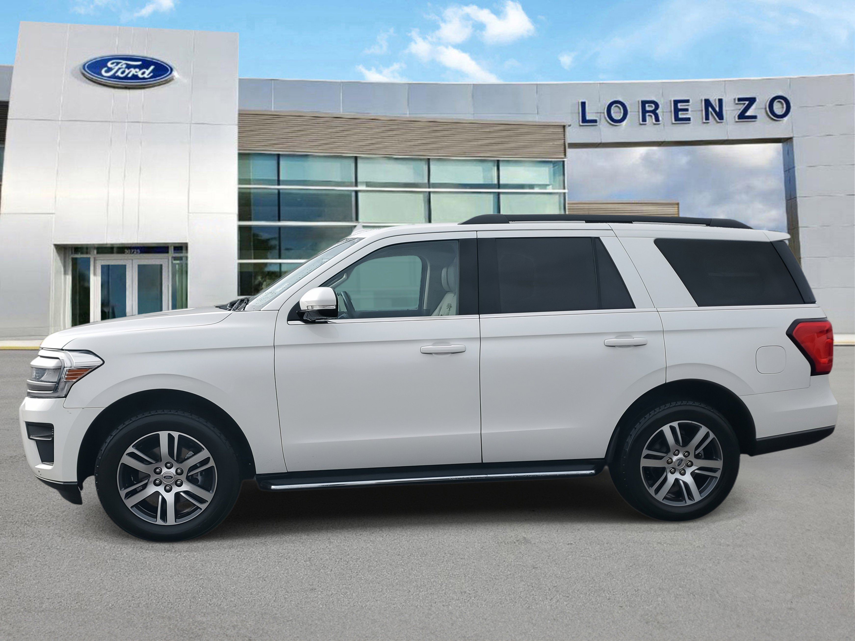 Used 2022 Ford Expedition XLT image 7