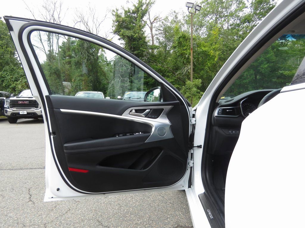 Used 2022 Genesis G70 2.0T w/ Prestige Package image 12