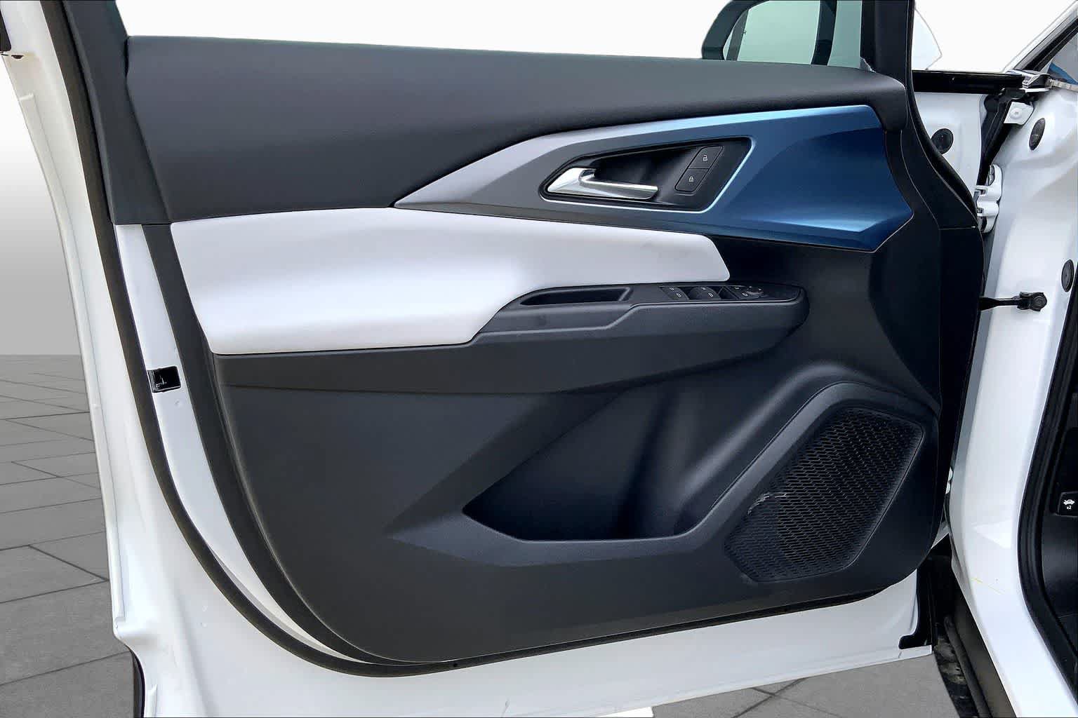 New 2026 Chevrolet Equinox EV LT FWD image 11