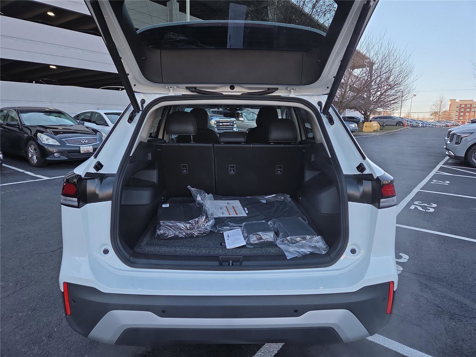 New 2026 Volkswagen Tiguan SE image 5