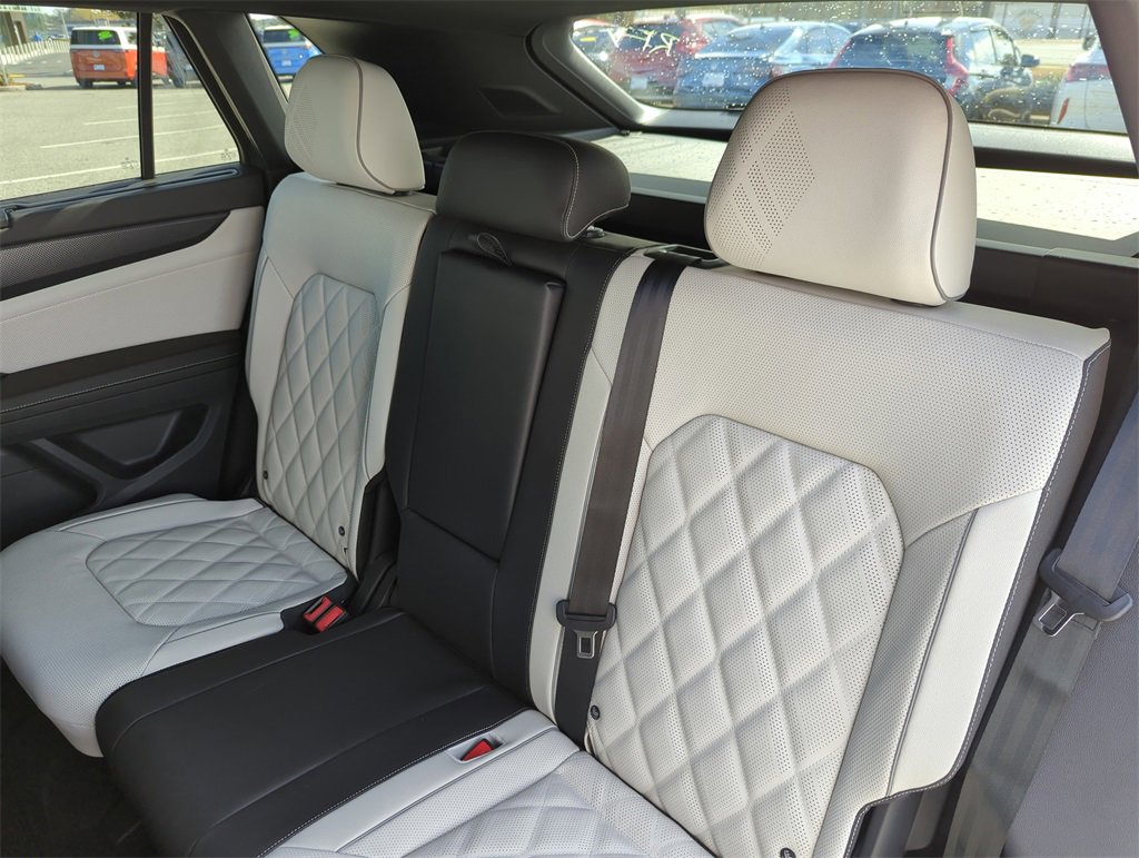 New 2026 Volkswagen Atlas Cross Sport SEL Premium R-Line image 30