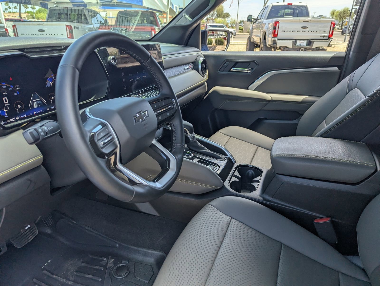 Used 2026 Chevrolet Colorado ZR2 w/ Technology Package AWD/4WD image 15