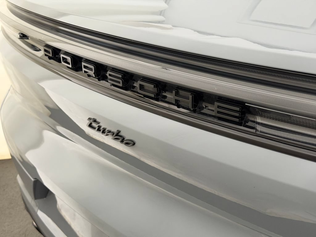 Certified 2025 Porsche Cayenne Turbo AWD/4WD image 25