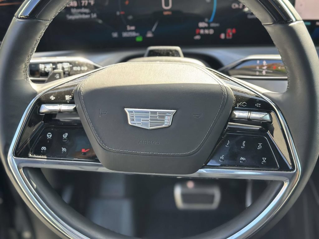 Certified 2026 Cadillac Vistiq Platinum w/ LPO, Floor Liner Package AWD/4WD image 32