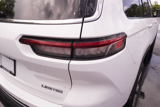 Used 2021 Jeep Grand Cherokee L Limited RWD image 35