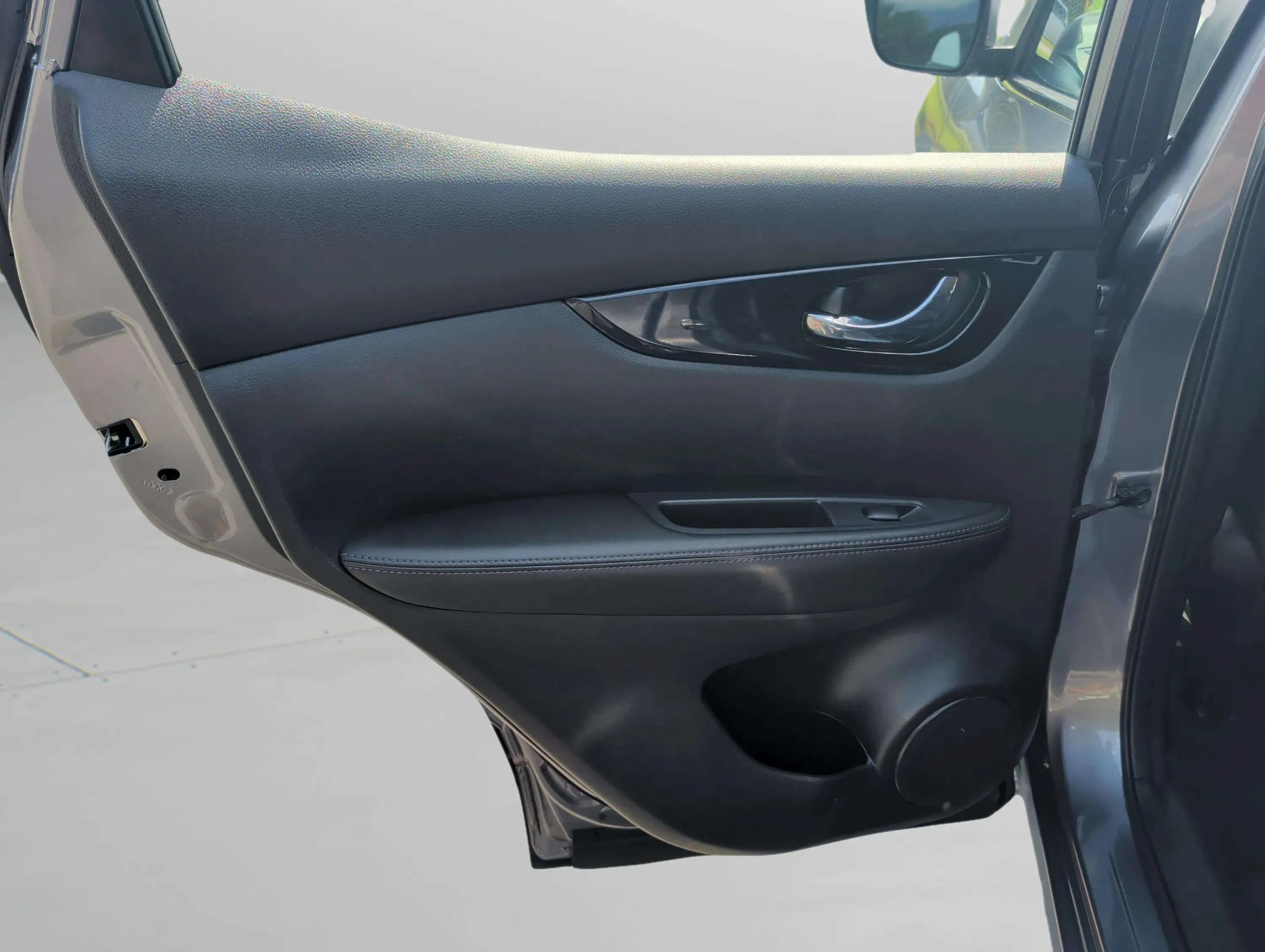 Used 2021 Nissan Rogue Sport SV FWD image 34