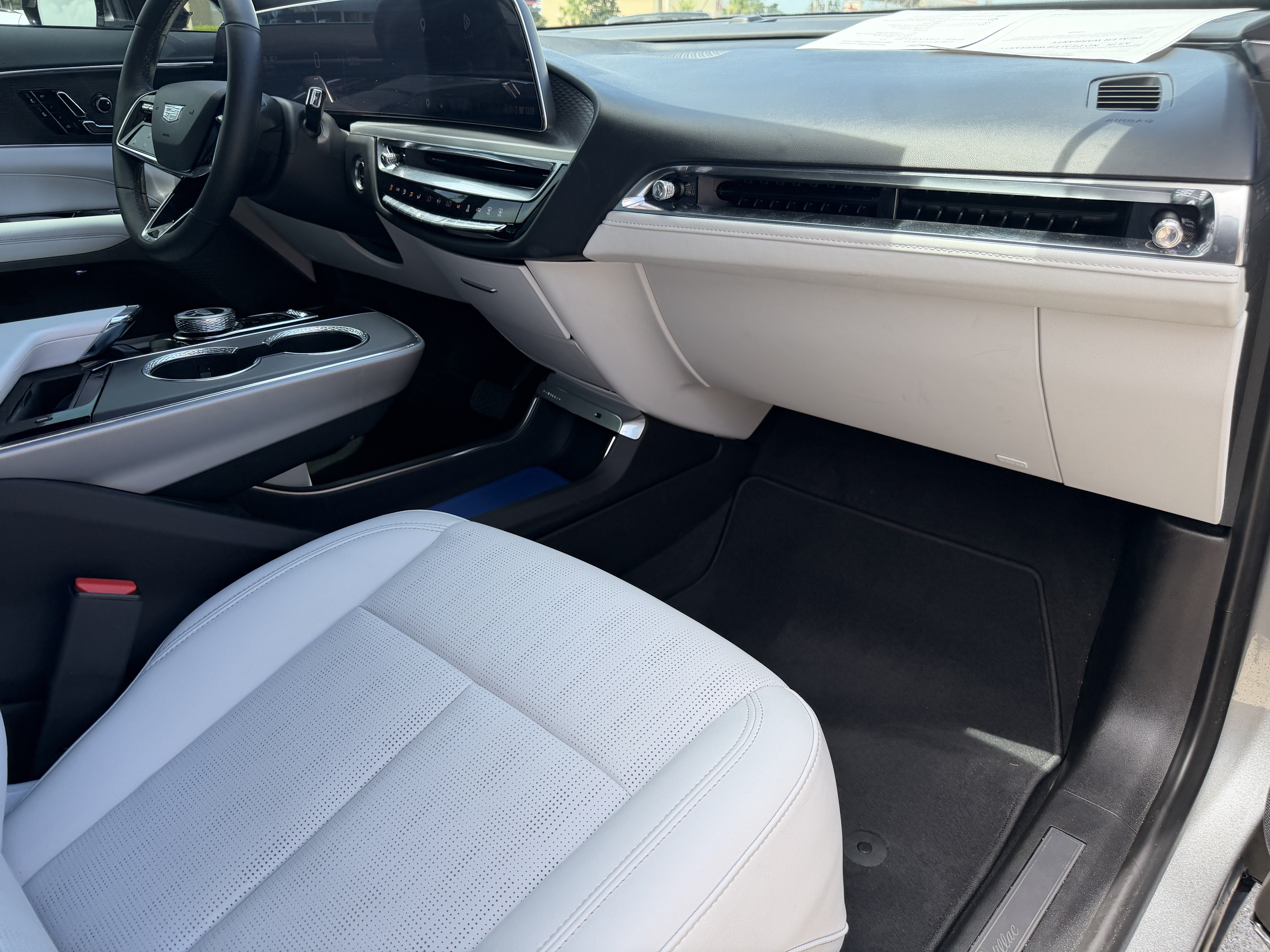 Certified 2024 Cadillac Lyriq Luxury AWD/4WD image 12