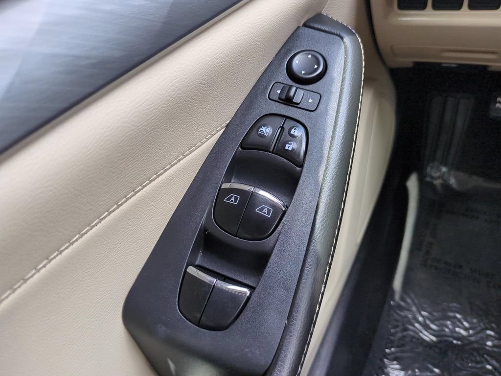Certified 2018 Nissan Maxima 3.5 SL FWD image 19