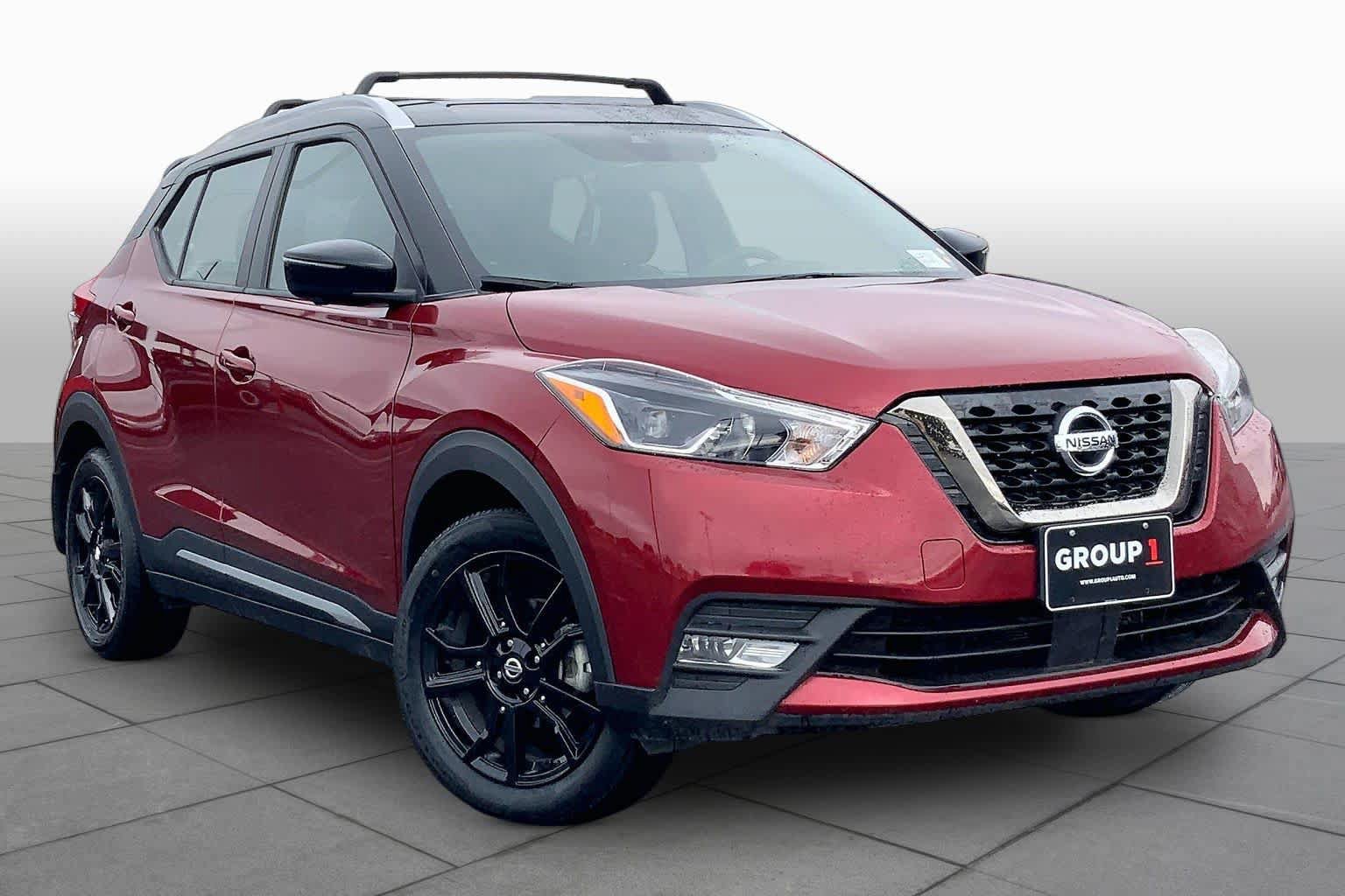 Used 2020 Nissan Kicks SR w/ SR Premium Package FWD image 3