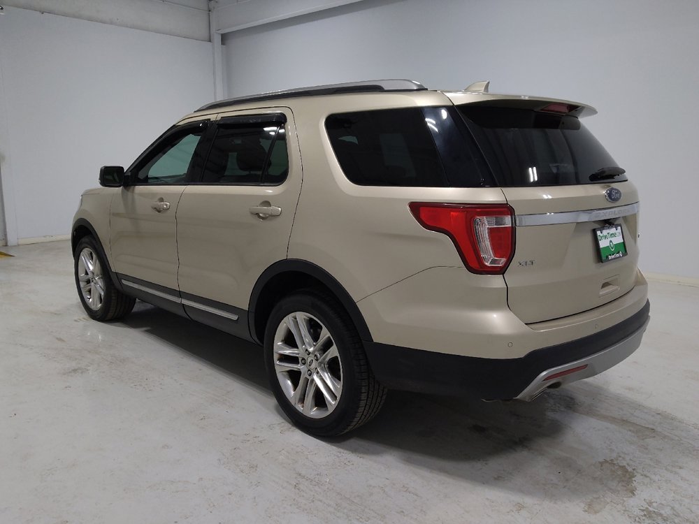 Used 2017 Ford Explorer XLT w/ Equipment Group 202A image 5