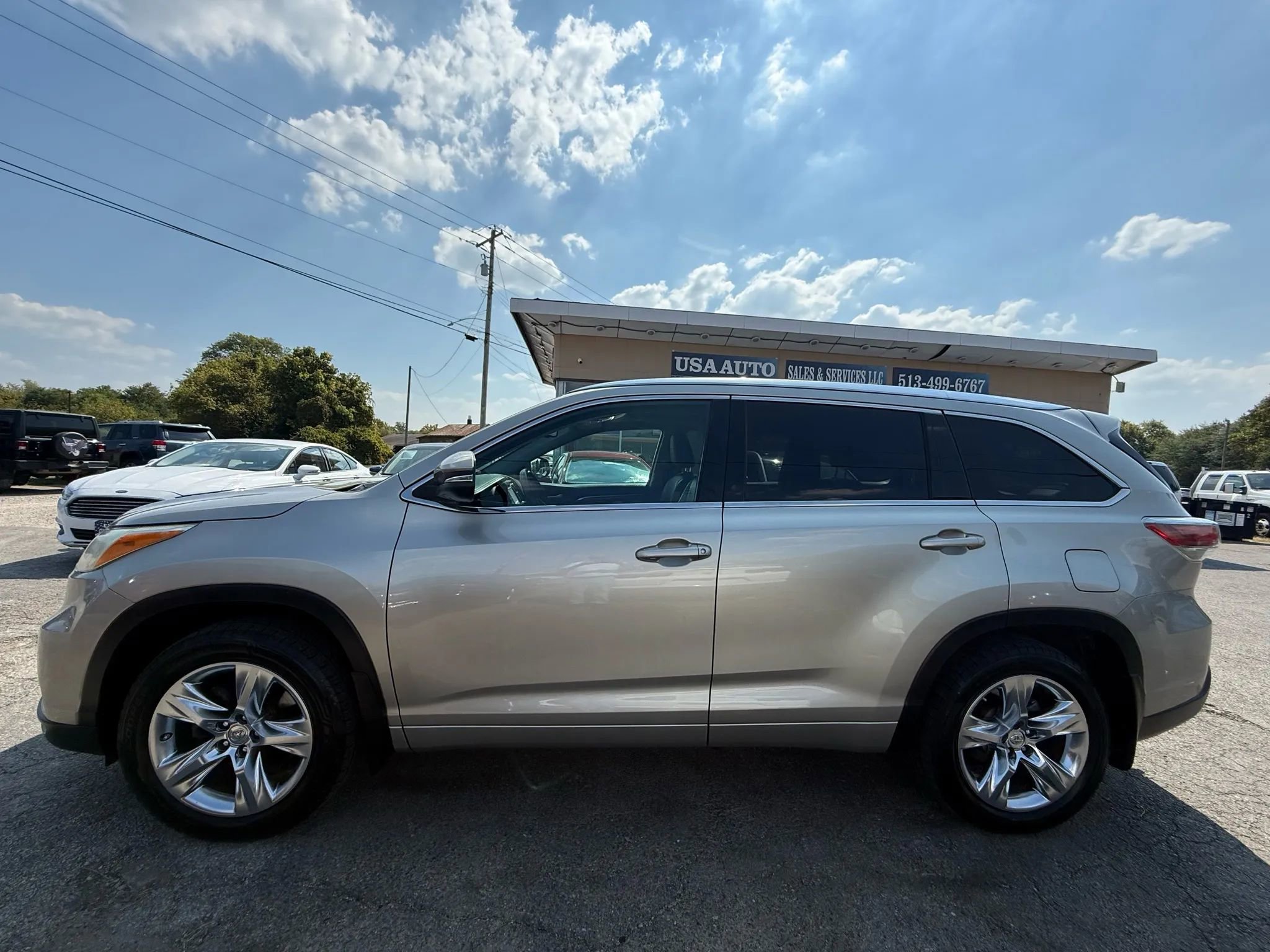 Used 2015 Toyota Highlander Limited AWD/4WD image 3