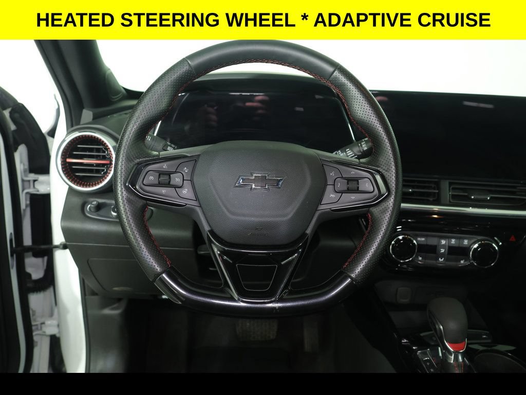 Used 2025 Chevrolet Trax RS w/ Driver Confidence Package FWD image 4