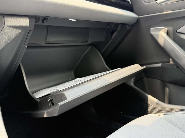 Used 2025 Volkswagen Jetta SE FWD image 36