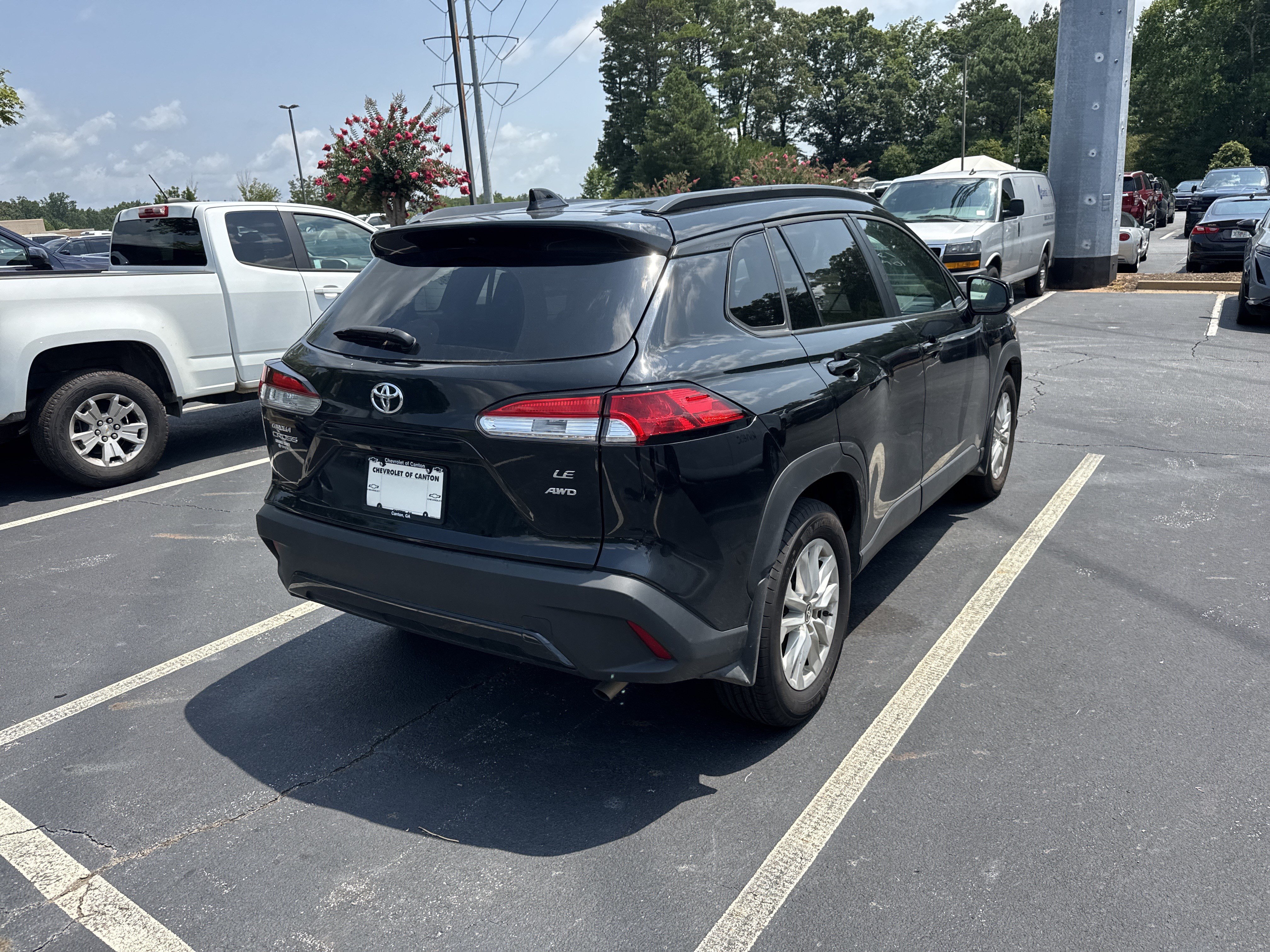 Used 2024 Toyota Corolla Cross LE AWD/4WD image 9