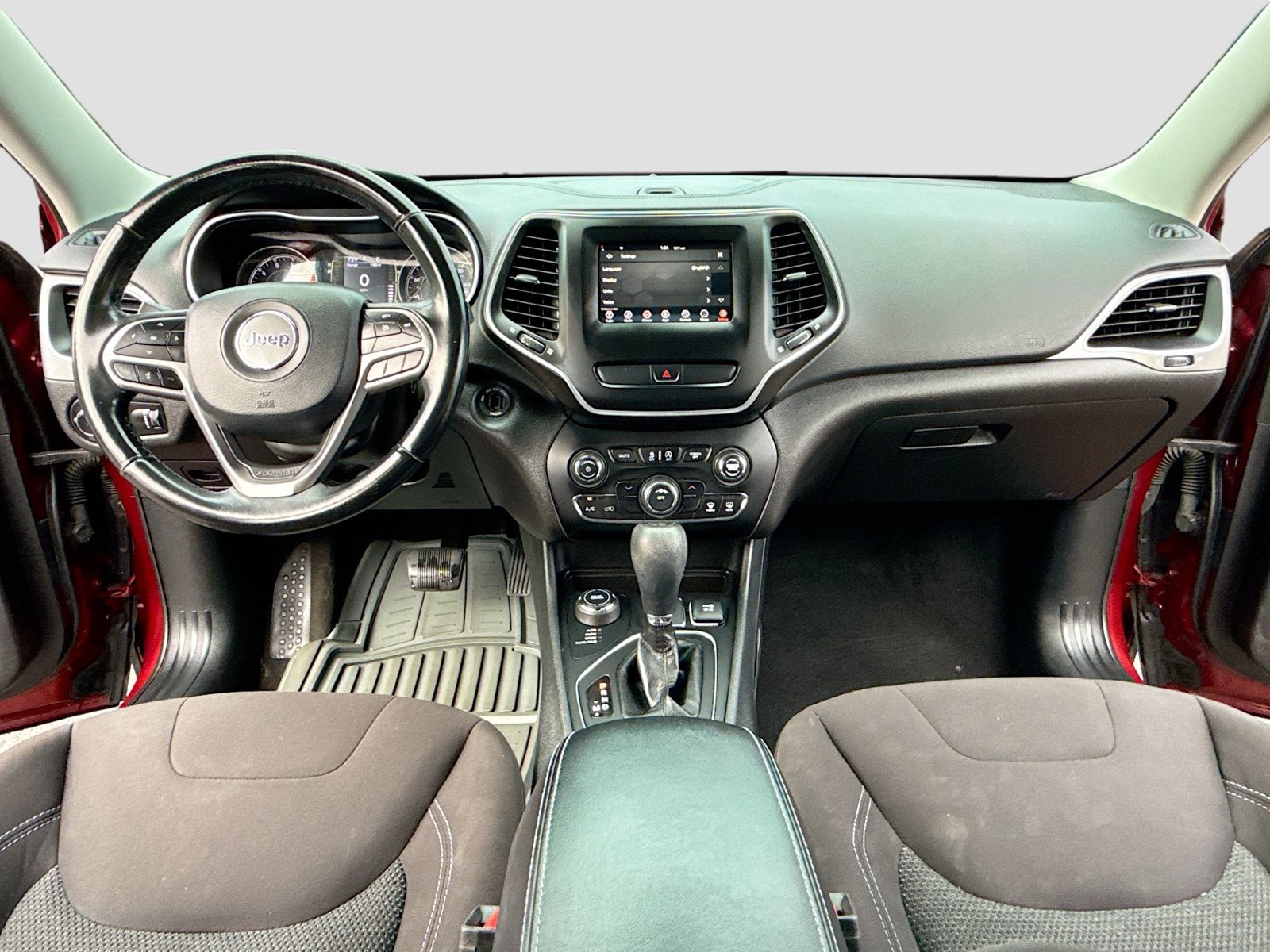 Used 2019 Jeep Cherokee Latitude w/ Cold Weather Group AWD/4WD image 3