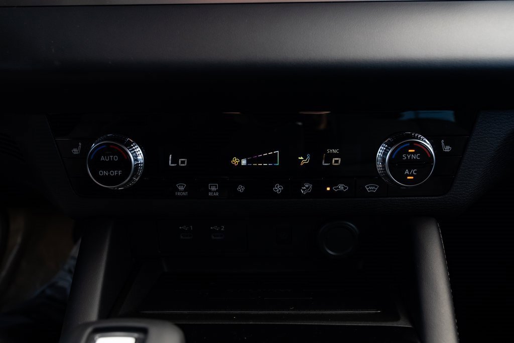 New 2025 Mitsubishi Outlander SE image 15