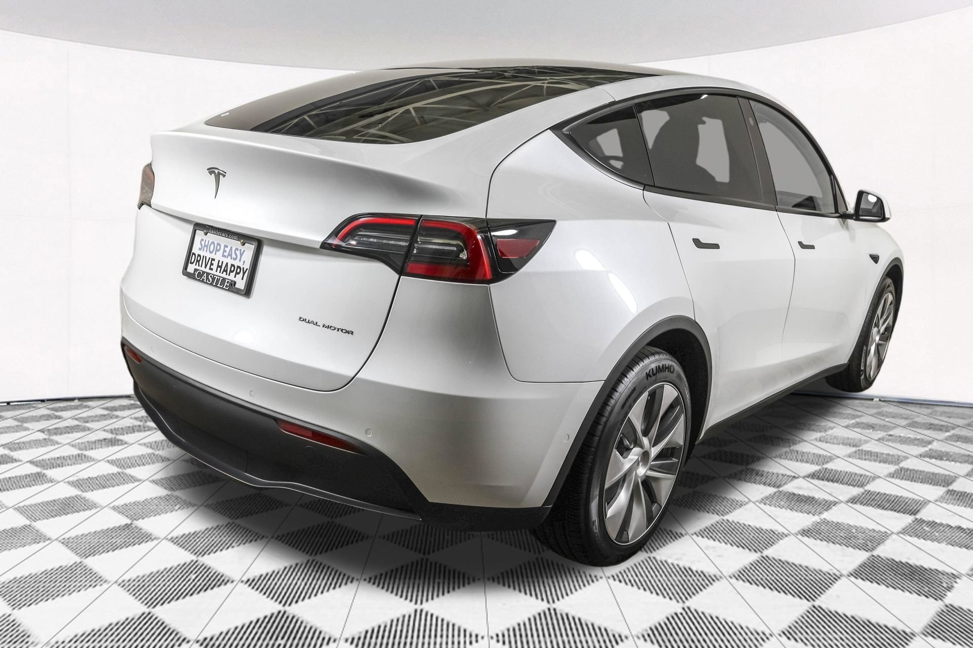 Used 2022 Tesla Model Y Long Range AWD/4WD image 13