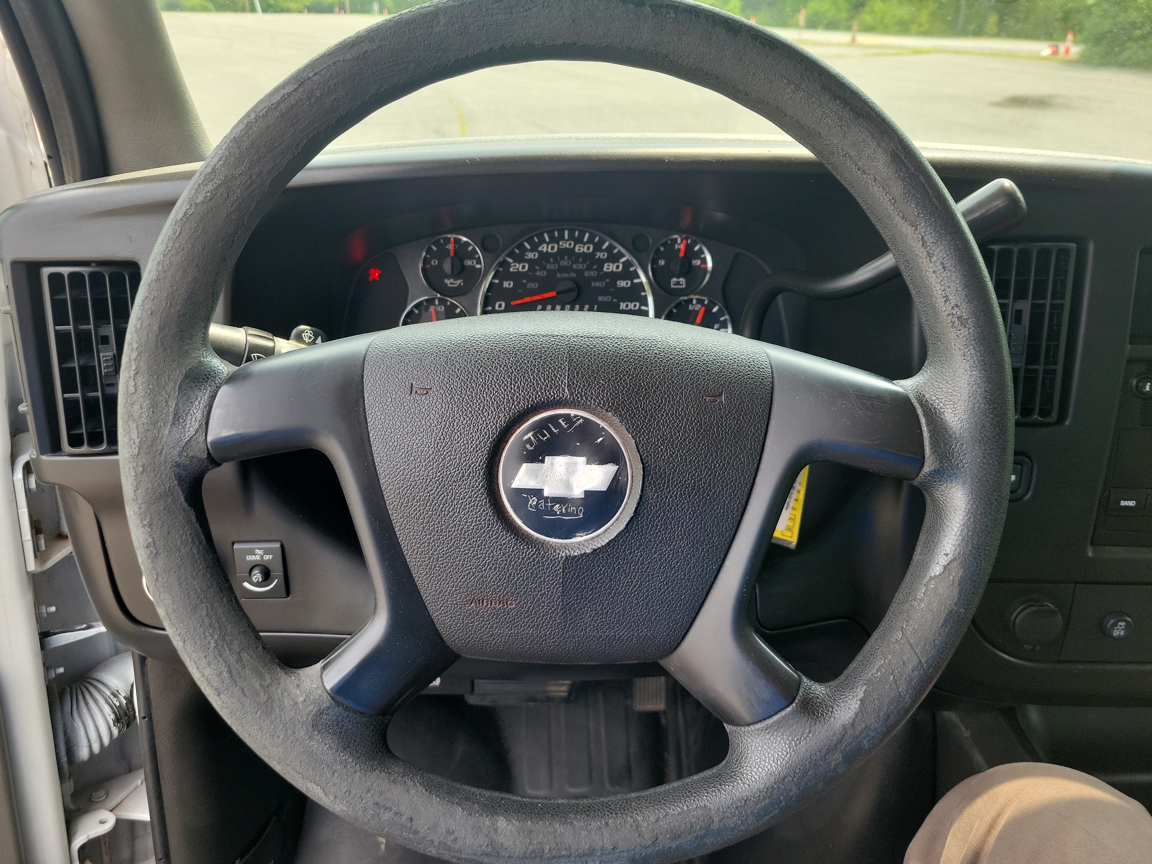 Used 2013 Chevrolet Express 1500 RWD image 20