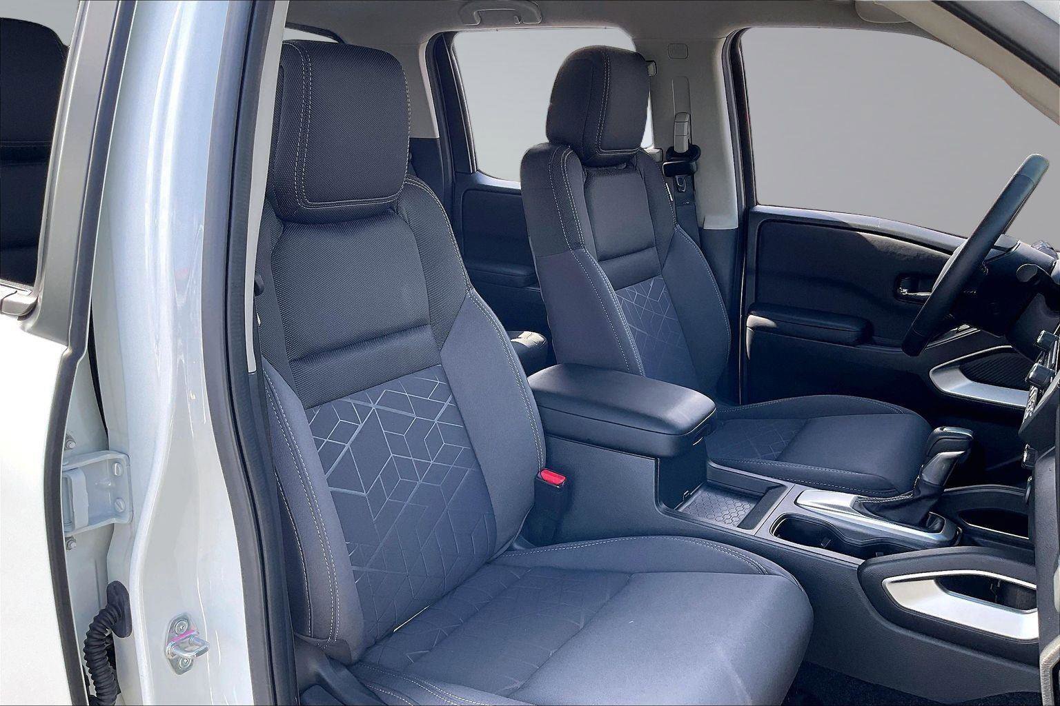 Certified 2025 Nissan Frontier SV w/ SV Convenience Package RWD image 8