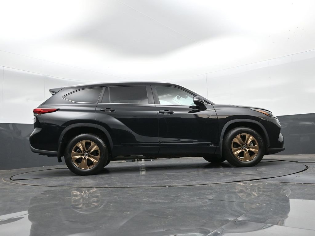 Used 2023 Toyota Highlander Bronze Edition image 33