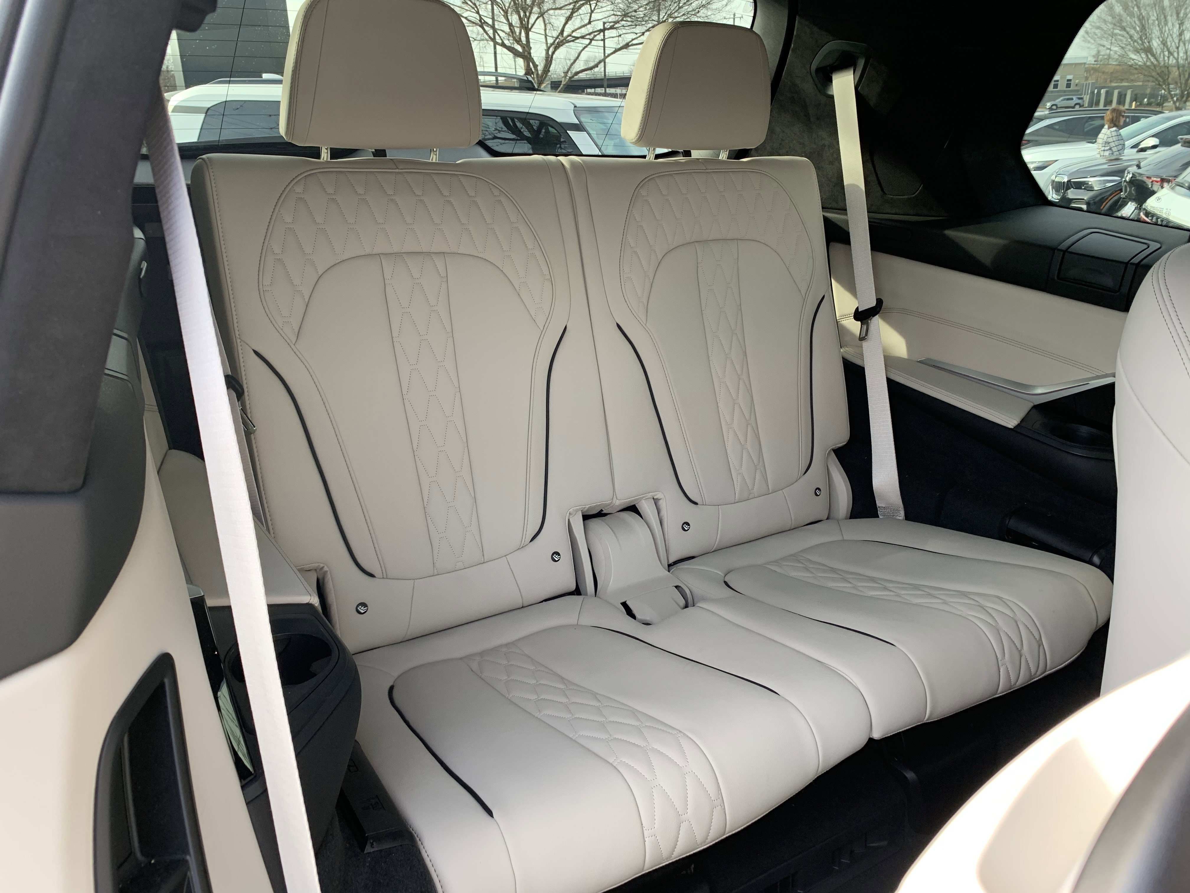 Used 2023 BMW X7 M60i w/ Executive Package image 33