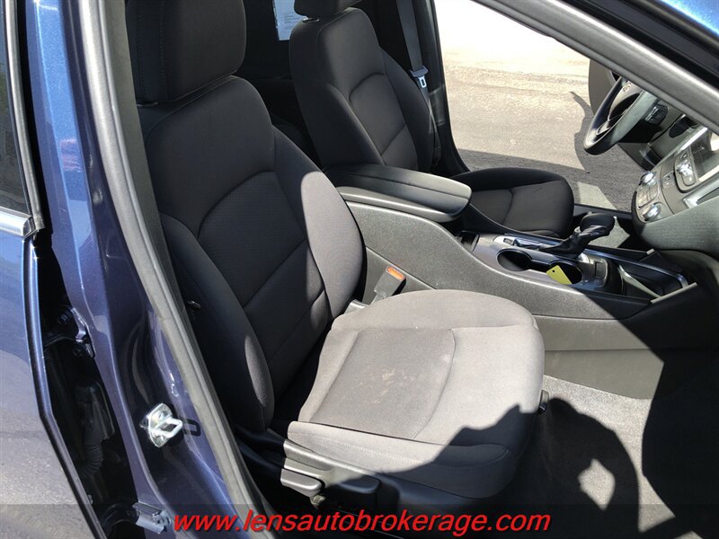 Used 2022 Chevrolet Malibu LT FWD image 23