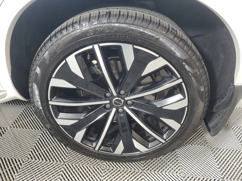 Certified 2025 Volvo XC90 B5 Core w/ Climate Package image 13