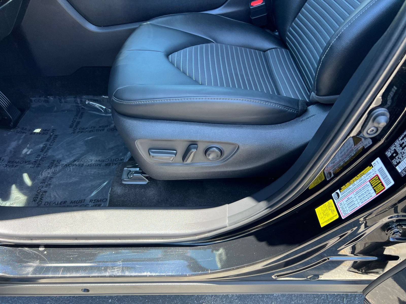 Used 2025 Toyota Highlander XSE AWD/4WD image 23