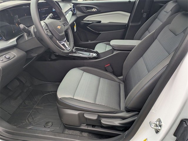 New 2026 Chevrolet Trax LT w/ Sunroof Package image 10
