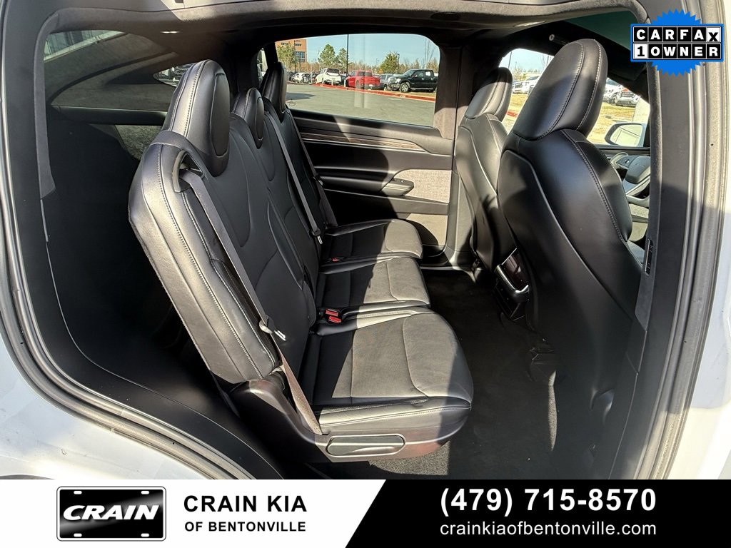 Used 2022 Tesla Model X image 30