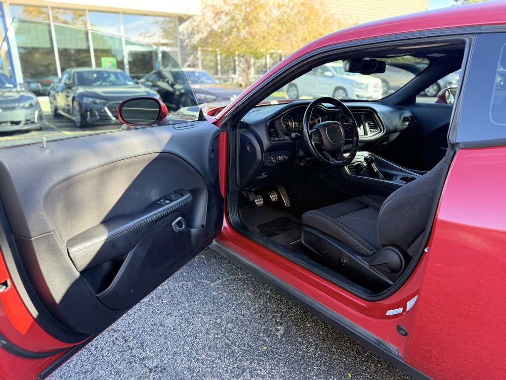 Used 2015 Dodge Challenger R/T w/ Quick Order Package 22B R/T image 26