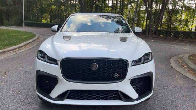 Certified 2023 Jaguar F-PACE SVR AWD/4WD image 3