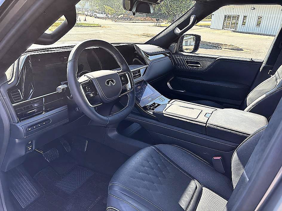 Used 2026 INFINITI QX80 Autograph w/ Premium Cargo Package AWD/4WD image 10