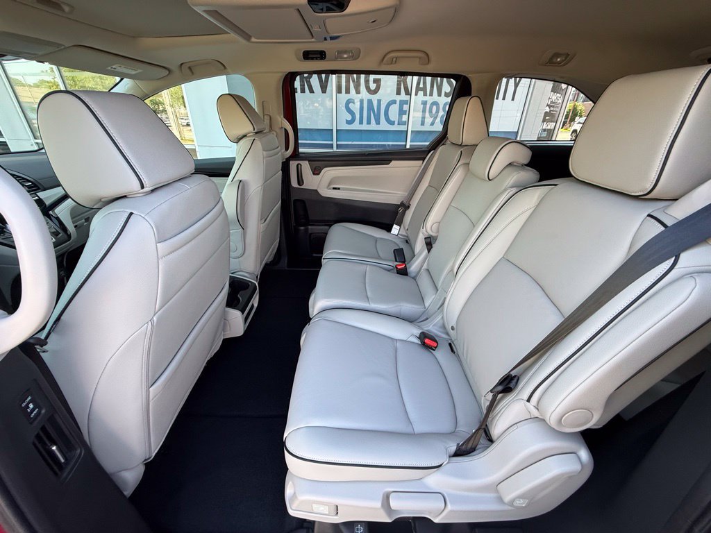 Used 2026 Honda Odyssey Touring image 9