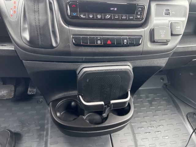 Used 2025 RAM ProMaster 2500 w/ Crew Van Package FWD image 18