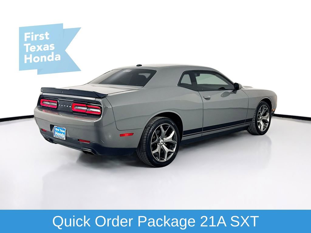 Used 2017 Dodge Challenger SXT image 7