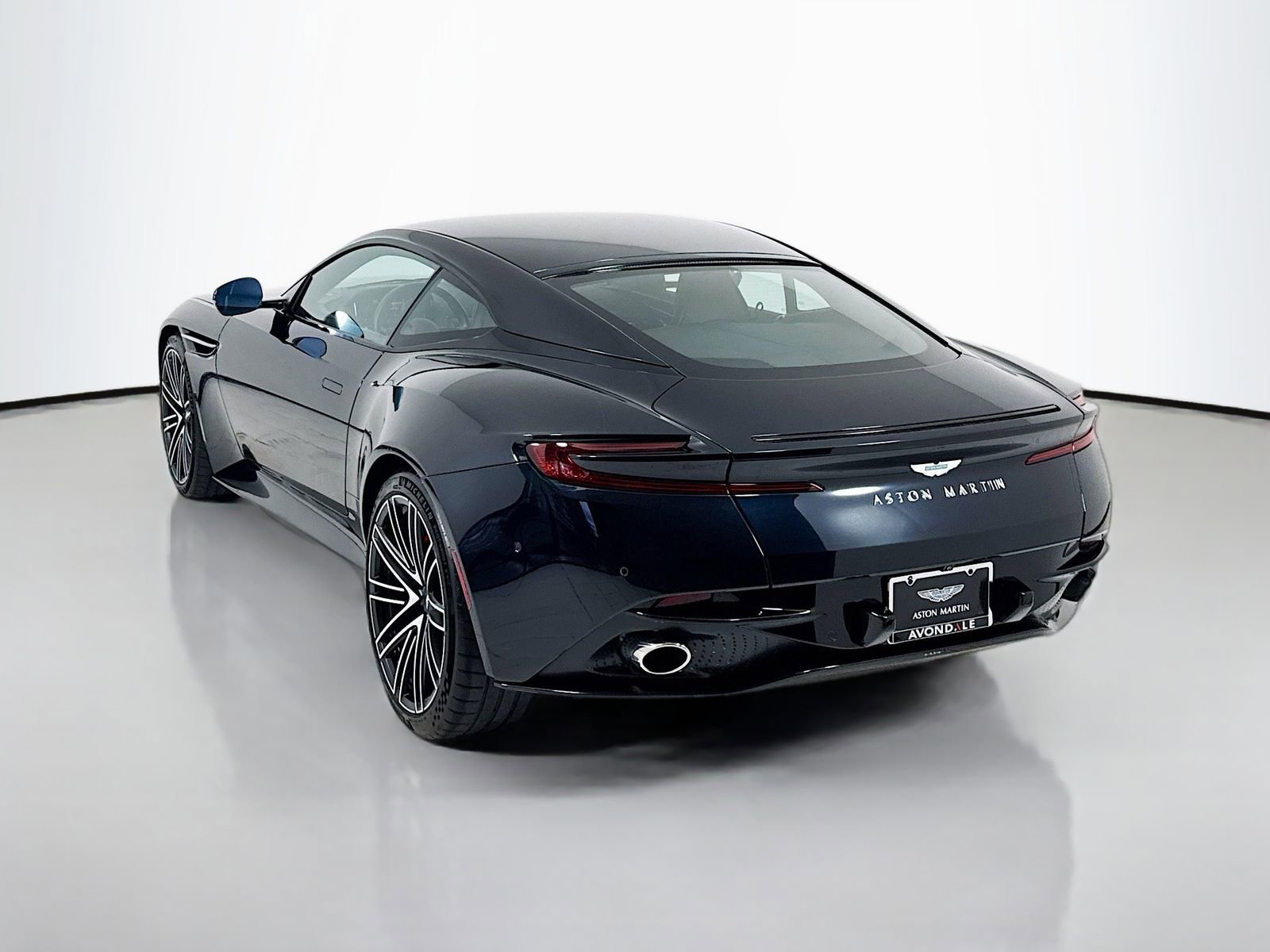 Used 2024 Aston Martin DB12 Coupe RWD image 5