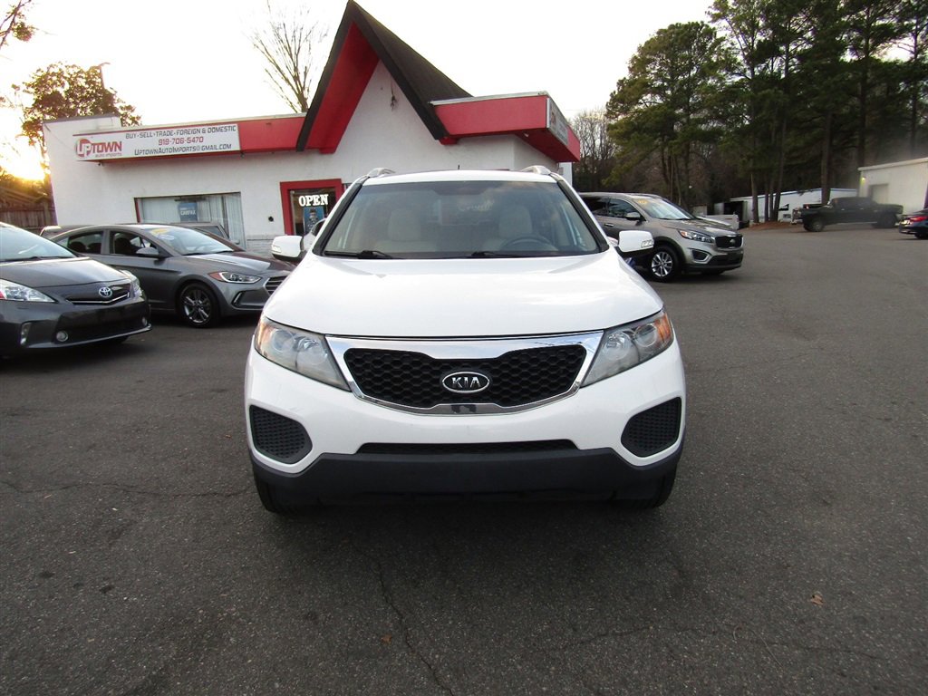 Used 2013 Kia Sorento LX image 2