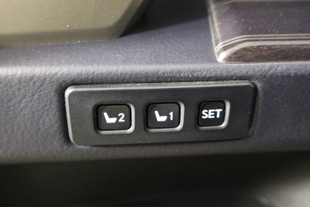 Used 2021 Lexus GX 460 Luxury w/ Accessory Package AWD/4WD image 22