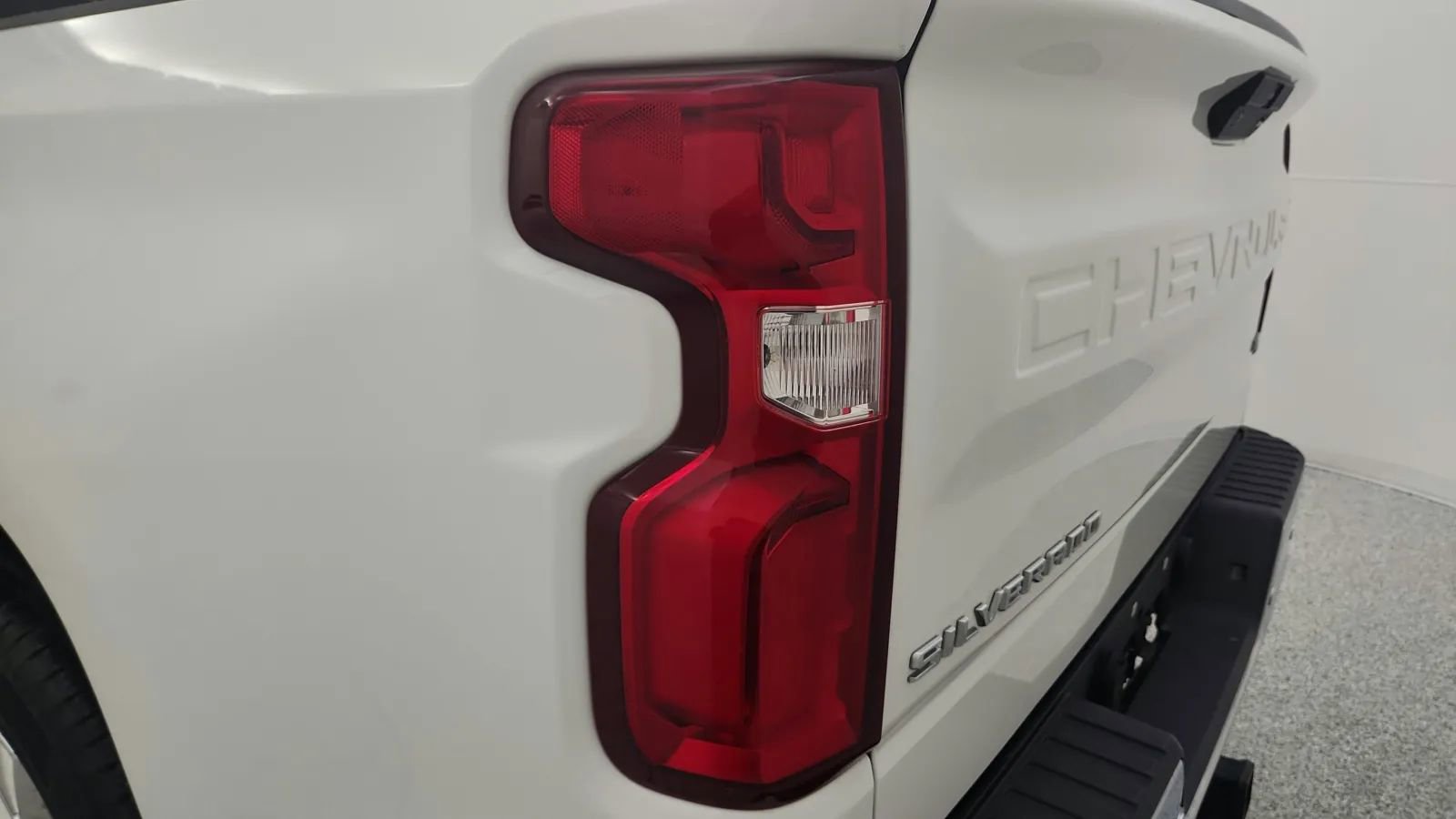 Used 2019 Chevrolet Silverado 1500 LTZ w/ LTZ Premium Package image 40