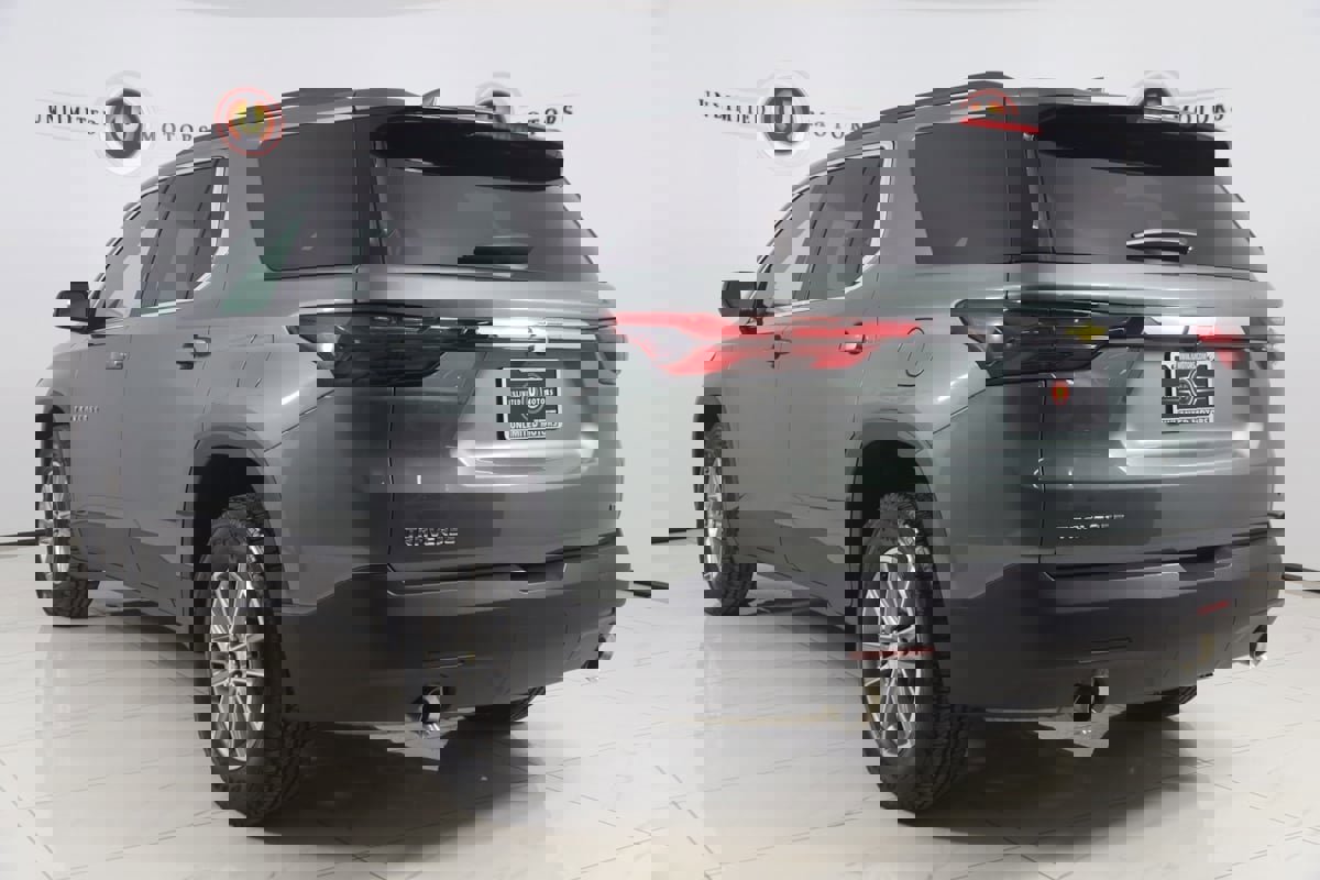 Used 2023 Chevrolet Traverse LT image 4