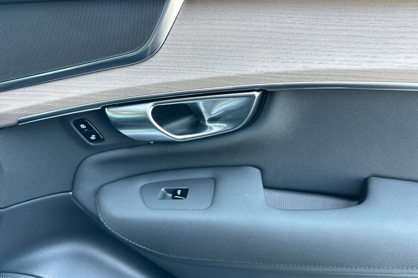 Certified 2025 Volvo XC90 B6 Core w/ Protection Package Premier image 20