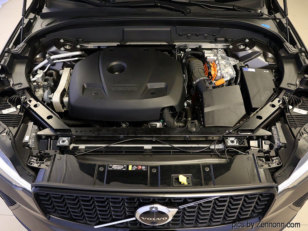 Used 2022 Volvo XC60 T8 R-Design w/ Advanced Package AWD/4WD image 36