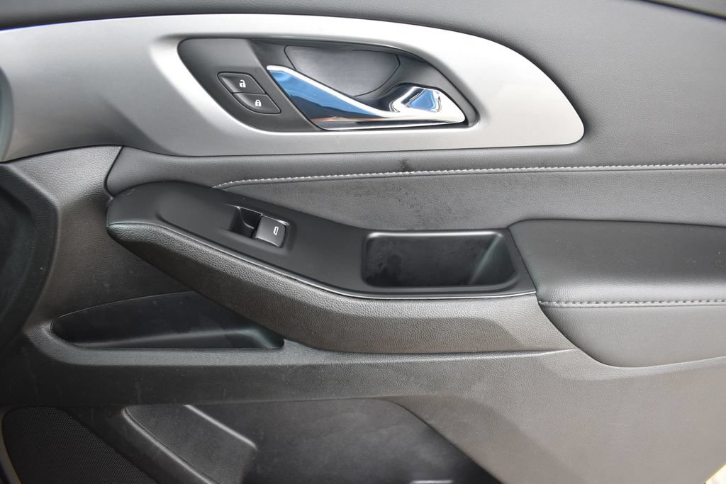 Used 2023 Chevrolet Traverse LT FWD image 21