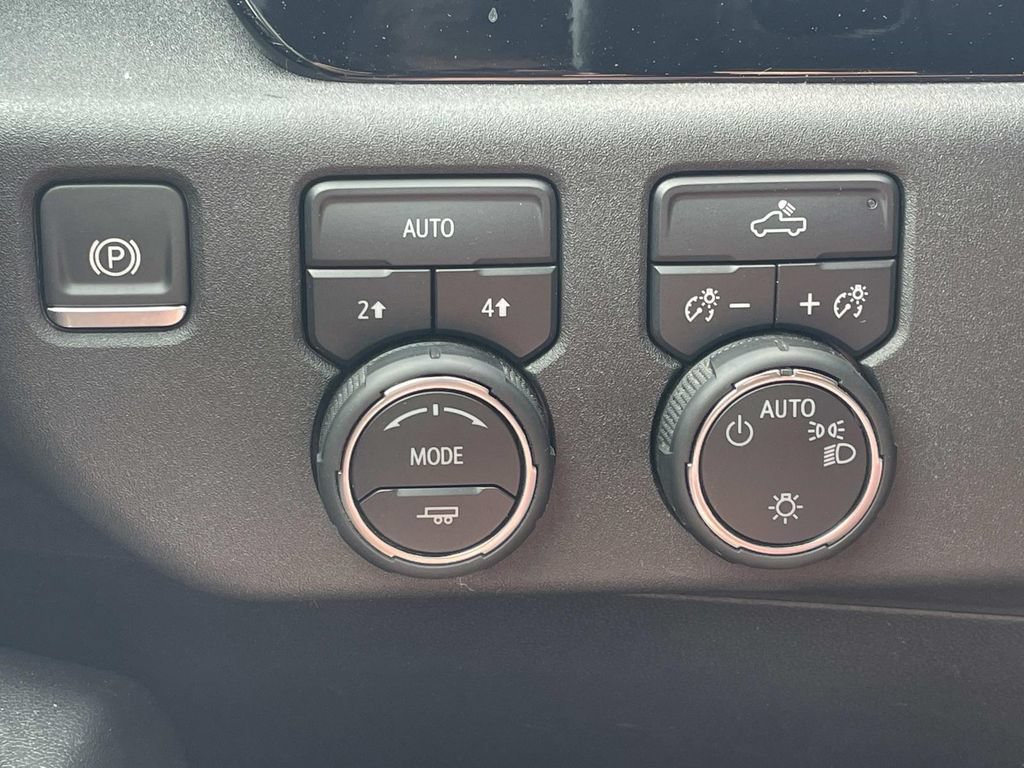 Used 2024 Chevrolet Silverado 1500 LT AWD/4WD image 27