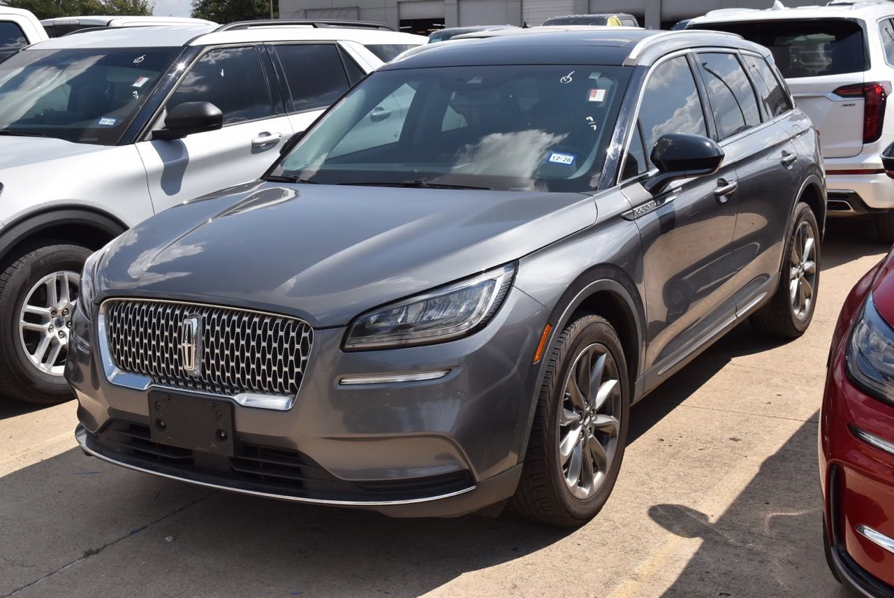 Used 2022 Lincoln Corsair AWD w/ Premium Package image 2