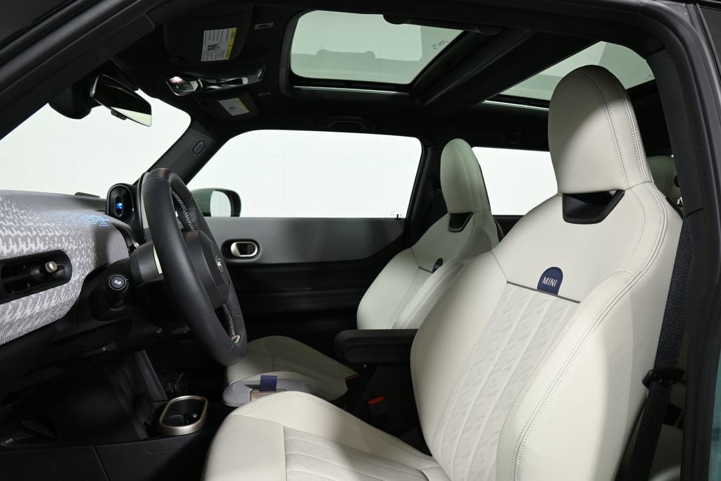 Certified 2025 MINI Cooper S image 15