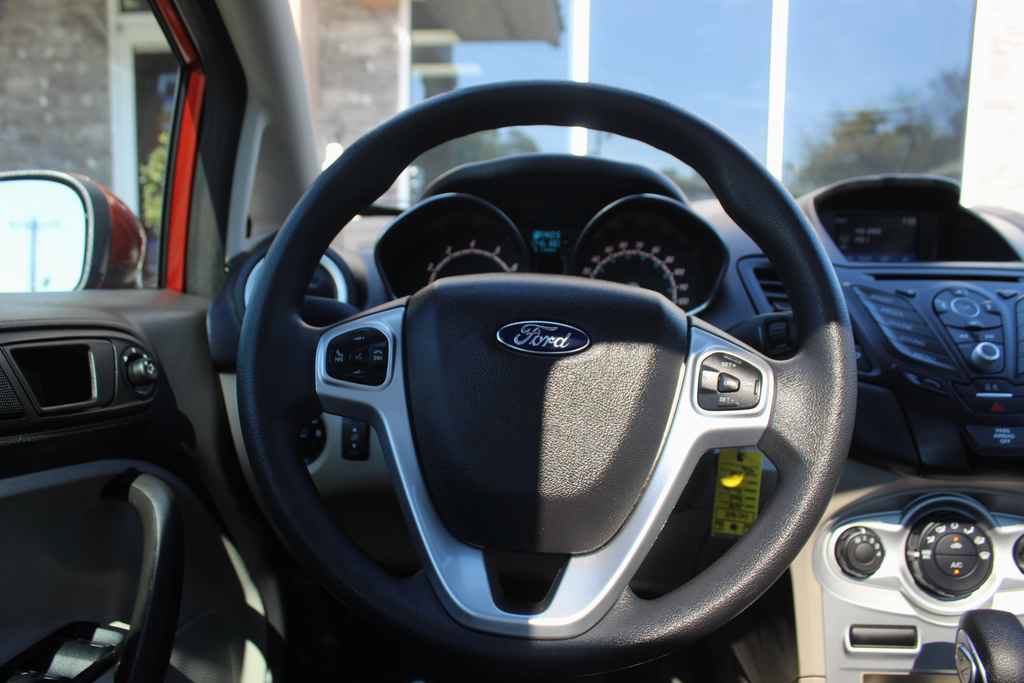 Used 2018 Ford Fiesta SE FWD image 16