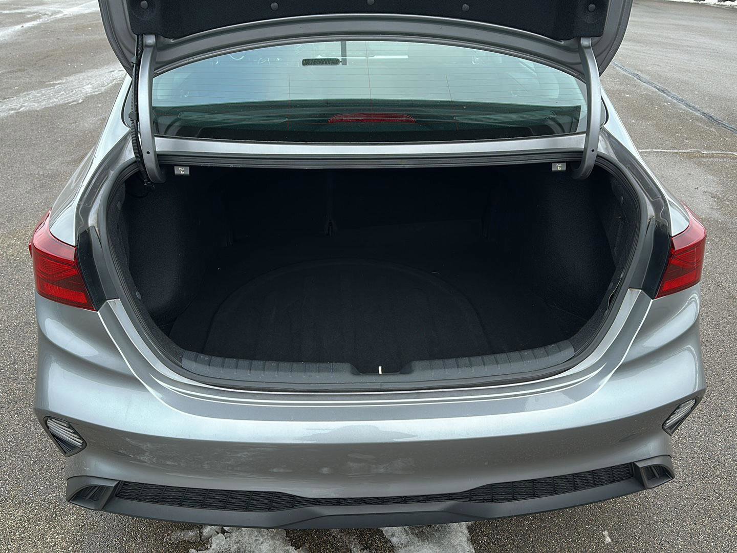 Used 2023 Kia Forte LXS image 7