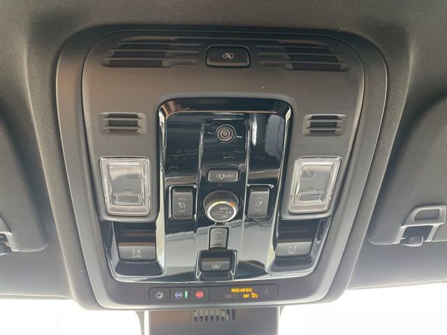 New 2026 Chevrolet Suburban High Country image 17